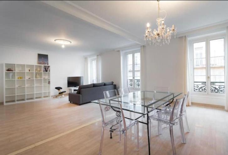 Big White Apartment Nisa Exterior foto